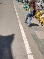 路遇穿白色薄纱内裤的小骚货