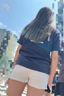 真实偷拍女大学生，大家觉得她的腿怎么样？ 2