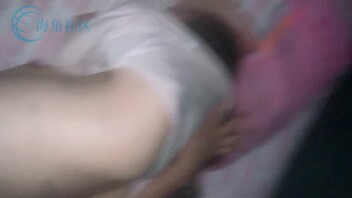 把骚妻灌醉，让朋友使劲艹