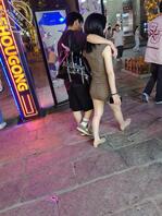 没穿内裤的母狗，遇到直接就操吧1