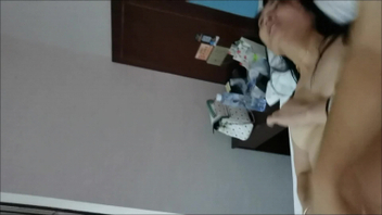 饥渴难耐的熟女太骚了必须内射