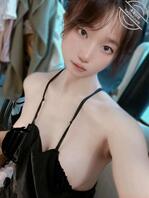 杭州极品嫩逼炮友母狗火辣身段白皙无瑕，自慰镜头挑逗神经，媚眼如丝，呻吟勾1