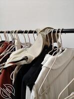 偷偷潜入女同事房间4