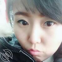 老婆董丽偷情打电话给绿帽老公被陌生人口爆吞精无套内射怀孕。0