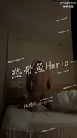 考研女生在大学里偷偷约炮的紧张画面太犯规了，黑长直头发柔顺披在肩头，高颜值精致五官配上翻白眼娇媚的娇羞表情，私下里那股又乖又带电的反差劲儿让人血脉贲张，酒店里她优雅地脱掉校服露出诱人曲线，榨精止癖级别的视觉刺激直接把压力全榨干1