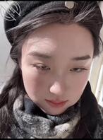 母狗闭上眼睛等你在她脸上打精1