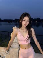 反差母狗范晓涵，扒下外套对着内衣yyxr1