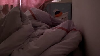 （金币视频帖）睡了合租室友，身高176夜店上班女邻居