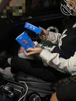 54 家里套套用完了,带妹妹去买东西的时候妹妹直接就买了。感觉好羞涩!!2