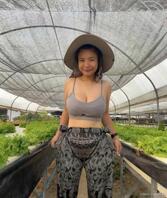 菜园&ldquo;大&rdquo;姐，全靠上半身的&ldquo;突出贡献&rdquo;抢镜