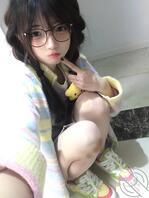 感觉自己好淫荡，想看爸爸们对着晓馨射精2