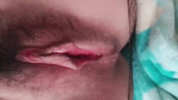 女友的逼逼给大家拜年了！