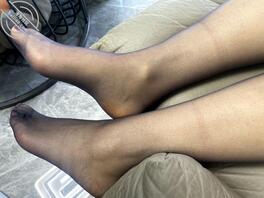 02、（原创）母亲的丝袜美腿对我如此痴迷想要侵犯1