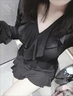 原创;高铁站等我哥途中,强迫穿着黑丝的嫂子车震,让她带着我的精液去见我哥0