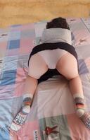 趁我姨父上班 去滋润我姨,我姨骚起来真的抵挡不住啊!0