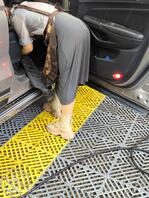 扎旗洗车工小少妇