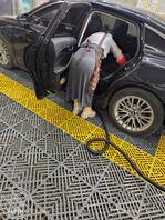 扎旗洗车工小少妇2