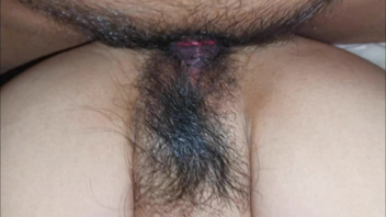 媳妇水嫩嫩的骚屄越操越爱（已成年）