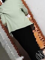 每天看到婶婶鸡吧都是硬邦邦的，好想从后面操她，舔她的骚逼2