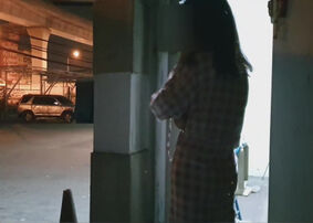 不看后悔！某女警寻求刺激天桥下和我做爱！