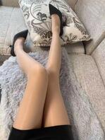 偷看嫂子洗澡,紧张刺激,射了还不停扣嫂子逼逼!水太多,拿纸垫着!塞嫂子逼1