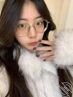 母狗李静想被爸爸们粗口羞辱，大鸡巴插进骚逼，玩弄我的奶子，口爆颜射