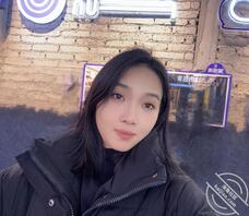 小姨子韦艳勤，想办法偷拍她尿尿2