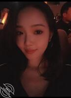 小姨子韦艳勤，想办法偷拍她尿尿