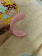 我的妈妈14。终于翻到老妈的大宝贝了,老妈用完没洗,竟然还有逼毛。2