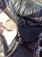 老婆开车露骚屄，户外麦地露出1