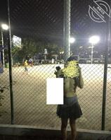 小骚货饭后街上漏出0