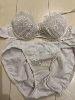 丈母娘岳母和小姨子的原味内衣内裤猜猜味道怎么样，两种味道非常刺激2