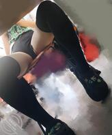 千粉放送，桌底偷拍师范黑丝骚货女大1