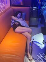 去唱歌偷拍女同学