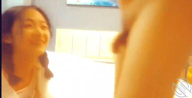 下班之后不开心。被老板骂了,我把女儿拉到酒店,把她给操沦陷了,全程露脸0