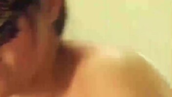 母子乱伦爆菊内射，骚咪肛交被插得淫叫不停