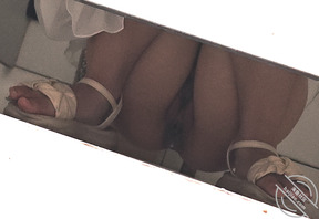 偷拍性感大长腿御姐上厕所0