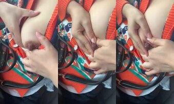 情人下雨天出来挤奶让我尝尝，居然有点咸，她孩子已经断奶，奶不多了