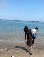 酒后上妈妈家里,趁着爸爸不在家直接把后妈给强上了内射白虎逼后妈身材一级棒【原出售】2