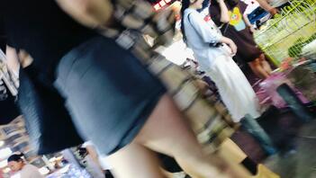 腿玩年，一个一个骚逼0