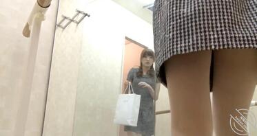 只看仙女姐姐换衣服呦~(视频)0