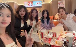 五个母狗女大 认出可操 个个都是骚逼1