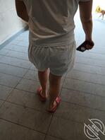 放假回家，偷拍我妈0