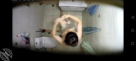 偷拍妈妈和小姨洗澡你喜欢哪个1