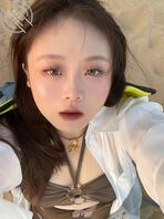 天天在朋友圈露胸的反差肥猪胡可欣1