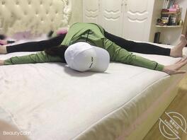 45岁的熟女老妈（老爸最近几年在外地工作，我平时住校不在家）1