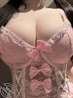 哥哥们，帮我选一件勾引表哥！