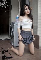 绝对的反差，人美逼更黑。