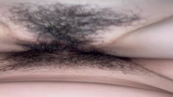 小母狗的骚逼水是越来越多