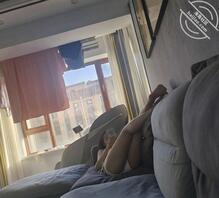 辽宁朝阳的小婊子，在家供暖后穿超薄，期待野男人的插入。1